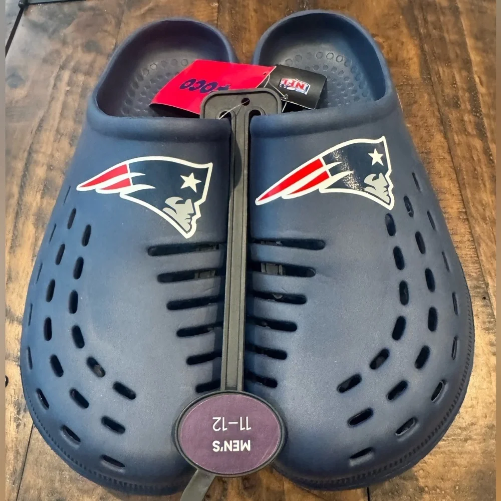 Foco New England Patriots Solid Clogs - Picture 2 of 7